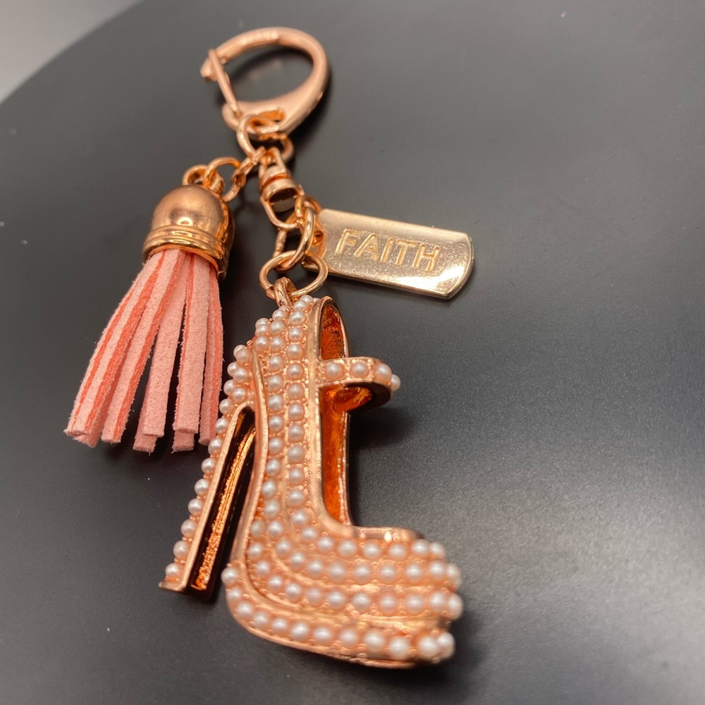 Rose gold plated keychain white needed high heel shoe and faith on rose gold tag